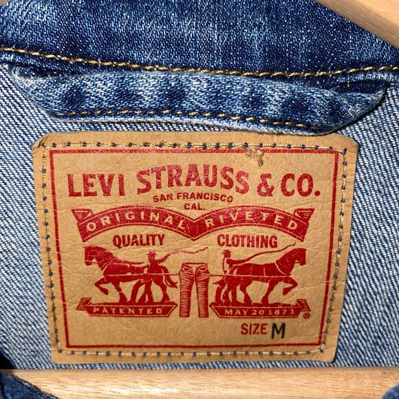Levi Strauss Fitted Denim Jacket, Button up, Women’s Medium - Picture 6 of 9